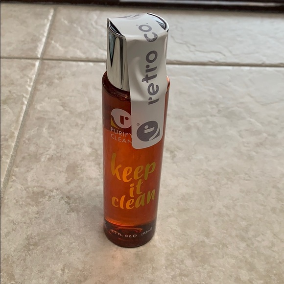 Retro co Keep it Clean cleanser - Picture 2 of 5